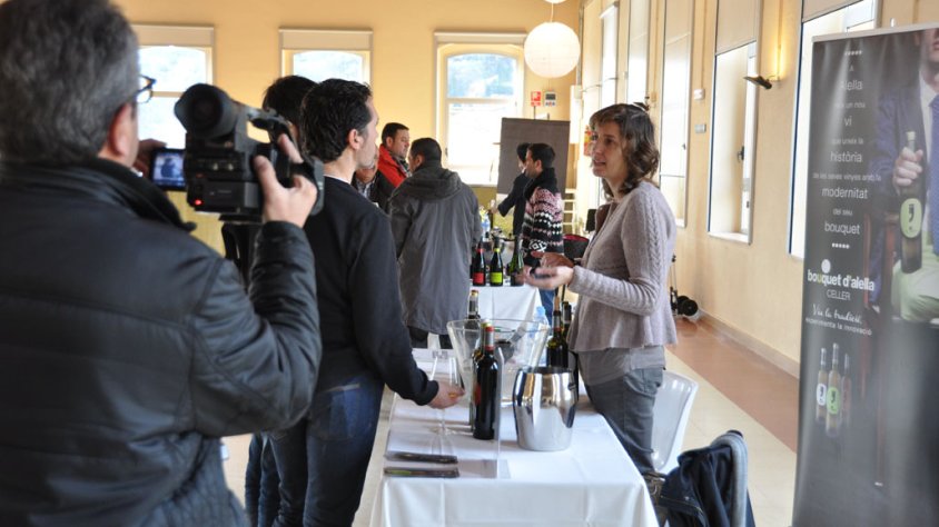 Teresa Cerdà, de Bouquet d'Alella, explica els vins del ceu celler