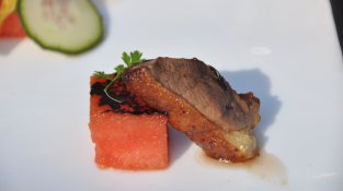 Magret d'ànec amb síndria caramelitzada i Calvados (Pati La Morera)