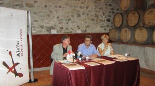 Un moment de la presentació, aquest matí, al celler Bouquet d'Alella