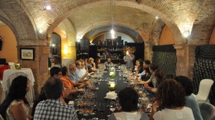 El sommelier Joan Lluís Gómez (Restaurant Sant Pau, de Carme Ruscalleda) durant un tast maridatge de vins DO Alella amb xocolates de l’edició 2013