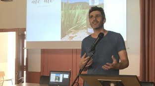 Carles Sánchez, viticultor i responsable del vi Alquímia, i alumne del Grau, va explicar la filosofia del vi