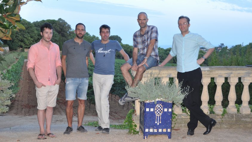 Blaumut al davant de la vinya de Cal Marquès, a Alella