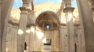 L'espectacular església del Poble Vell de Corbera d'Ebre