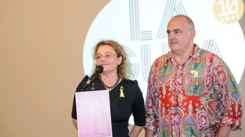 Sílvia Naranjo i Jordi Alcover, autors de La Guia, durant la gala de presentació
