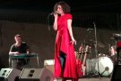 Paula Valls impressiona amb la seva veu al Celler de les Aus