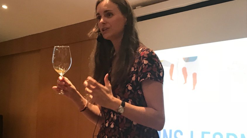 Laura Masramon durant el tast