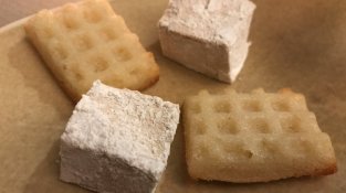 "Petit fours"