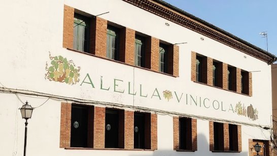 La propietat de l'immoble d'Alella Vinícola emet un comunicat per anunciar que posa l'edifici a la venda o lloguer
