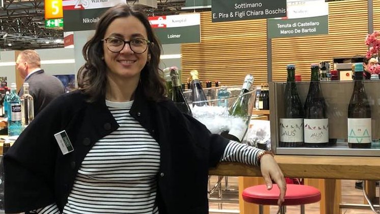 Mireia Pujol-Busquets a l'estand d'Alta Alella a Prowein