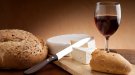 Vallmora proposa un tast de vins, cerveses, pa i formatges