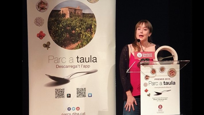 Emma Paricio, copropietària del celler Talcomraja, durant la seva intervenció en el moment de recollir el premi
